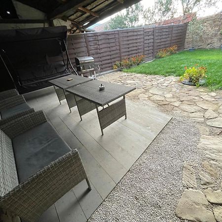 Hostal Zu Hause Vrbov Exterior foto