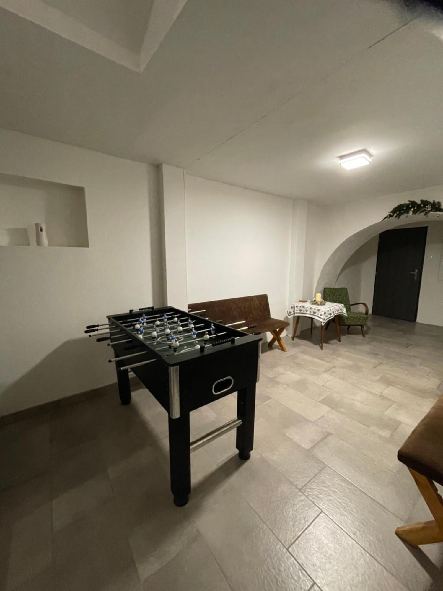 Hostal Zu Hause Vrbov Exterior foto