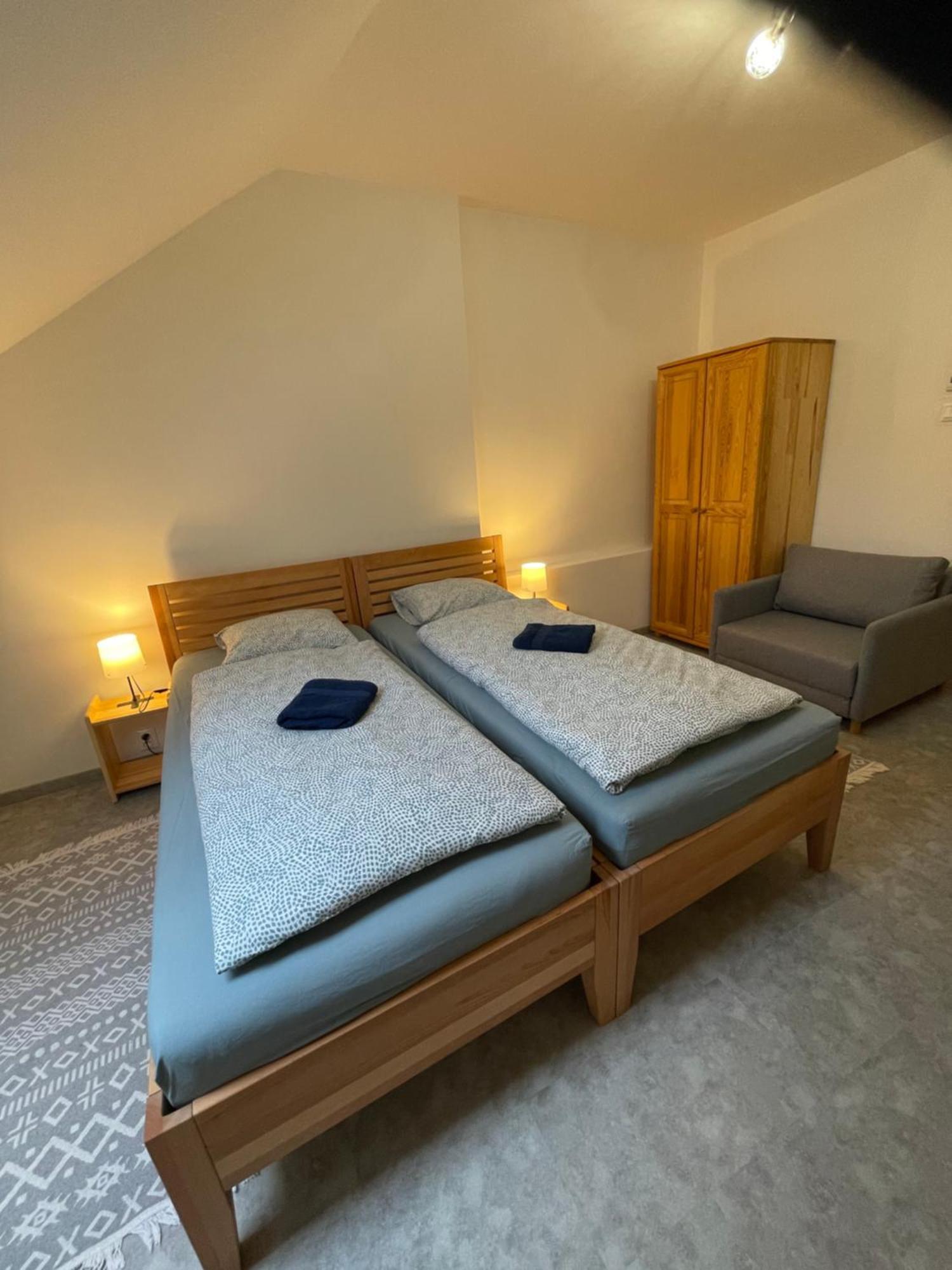 Hostal Zu Hause Vrbov Habitación foto