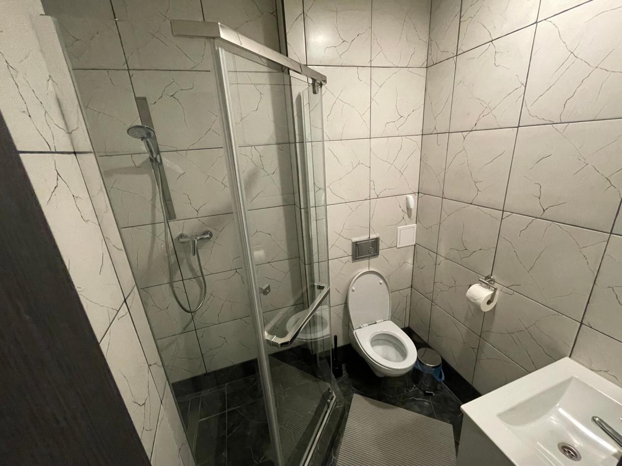 Hostal Zu Hause Vrbov Exterior foto